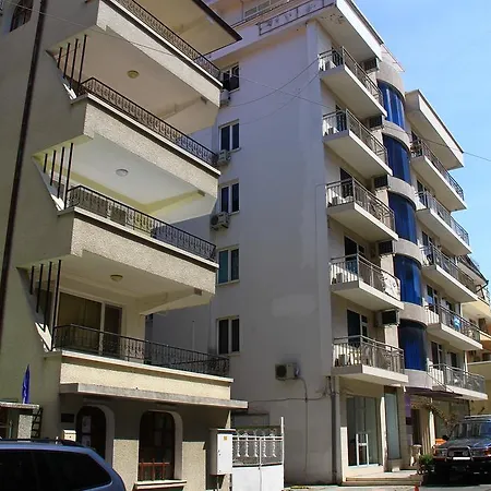 Alexandrov Residence Apartments *